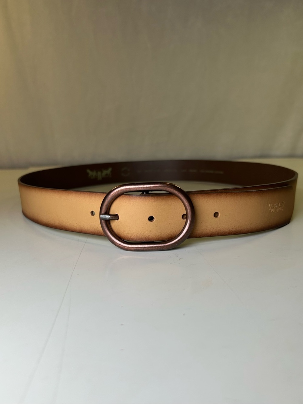 Levi’s 100% Bovine Leather Tan Brown Belt Oval Copper Tone Buckle Size 40
